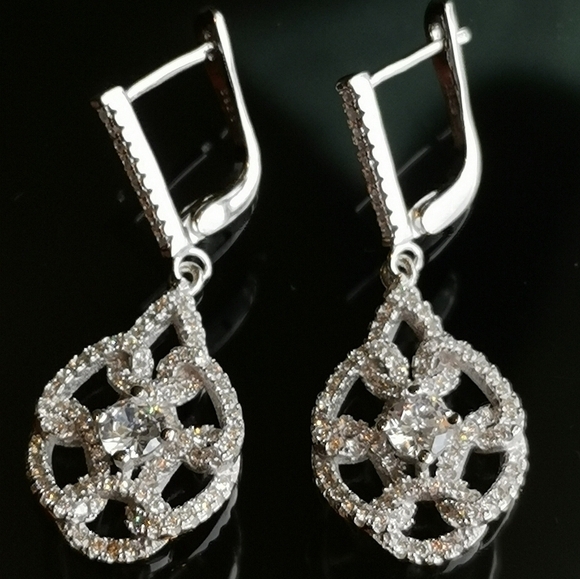 Sterling silver cz love knot dangle earrings lever back 🆕 - Picture 4 of 7